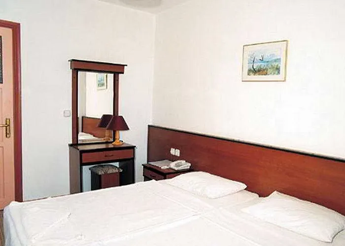 Volkan Hotel 2*